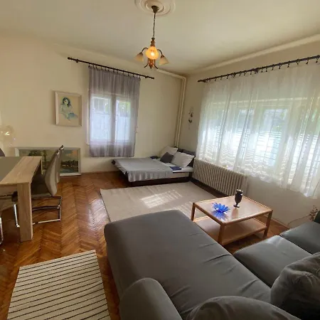 Apartment New Institut *